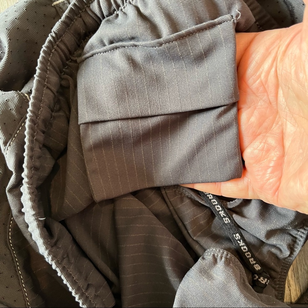 Brooks Running Shorts Sz XS - Picture 9 of 9